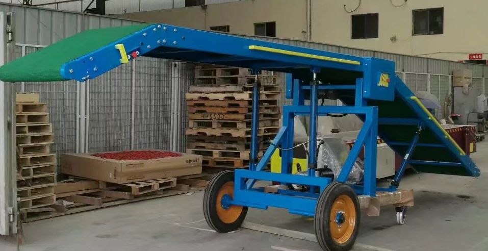 裝車山東皮帶輸送機.jpg